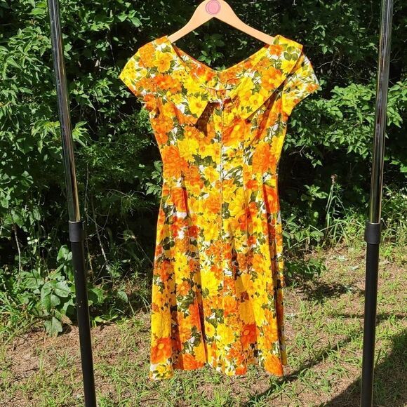 𝅺HANDMADE yellow floral short sleeve midi dress - Picture 9 of 14